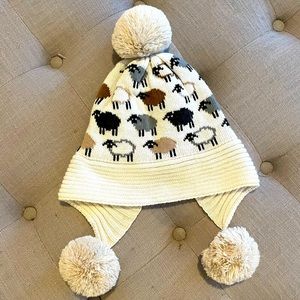 NWOT Mukluk Women’s Sheep Pom Beanie